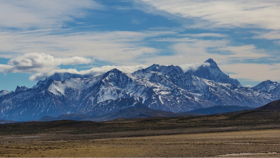 Cordillera patagónica, paisaje que inspira la experiencia única de El Puesto Restaurant